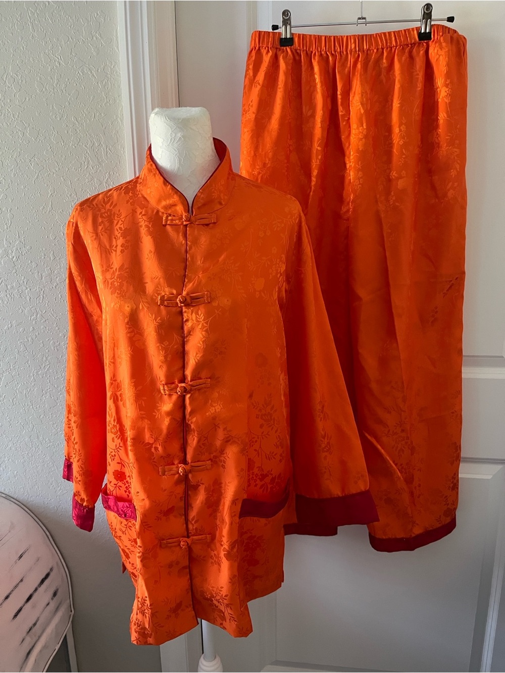 Bloomingdale’s VTG Tangerine Orange /Ruby Poly Jacquard Brocade MCM SZ L EVC